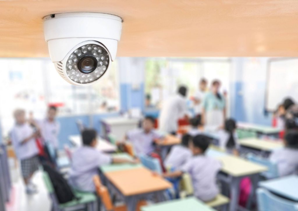 камера видеонаблюдения в классе